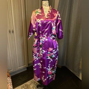 💜Beautiful Lilac Peacock and flowers robe, with 2 pockets!
